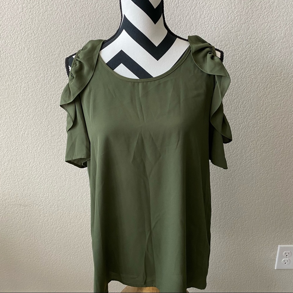 NY Collection || olive green ruffled short sleeve